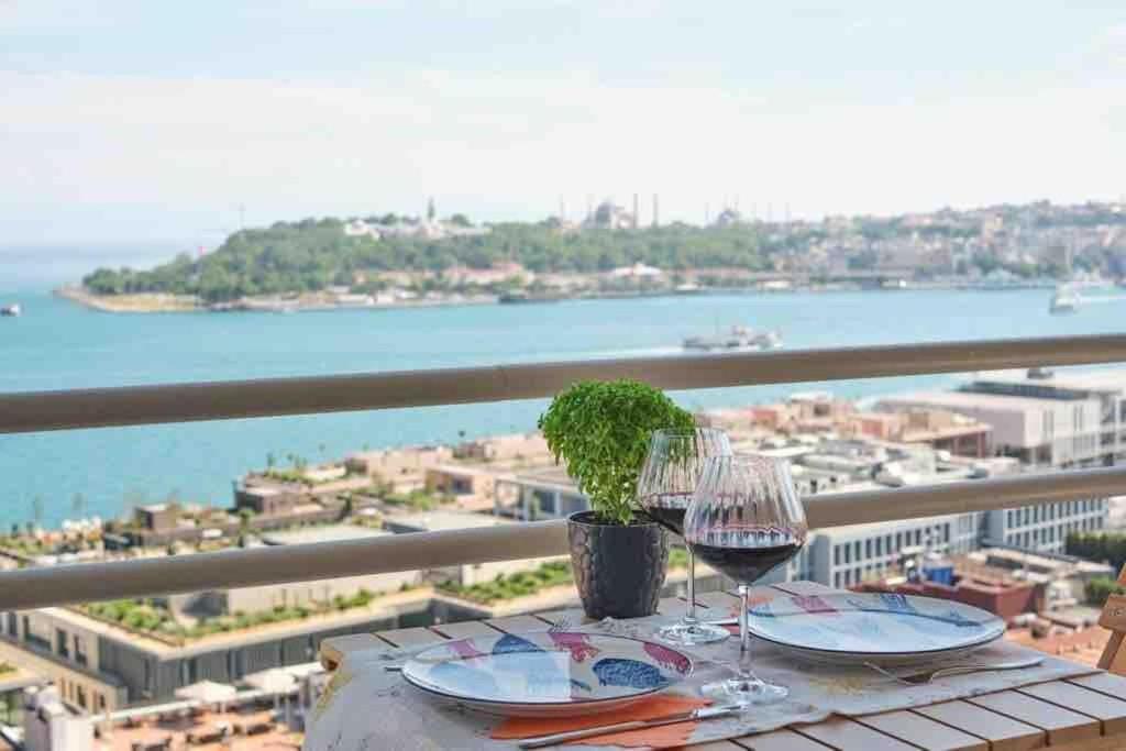 A Million Dollar View In The Heart Of The City 伊斯坦布尔 外观 照片